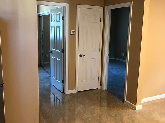 2nd image of 504 Deer Ct #2