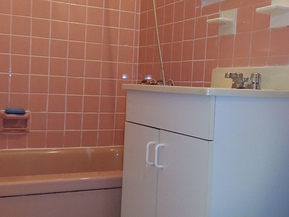 3rd image of 740 E 32nd St APT A5
