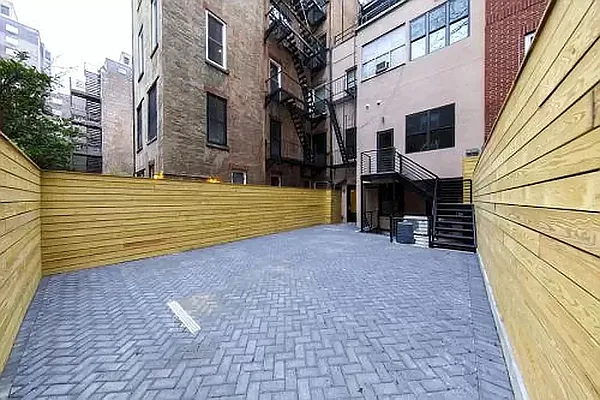 Rented by REAL New York | media 17