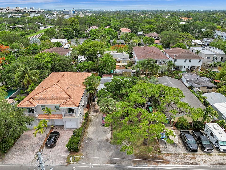 1st image of 214 SW 9th Street
