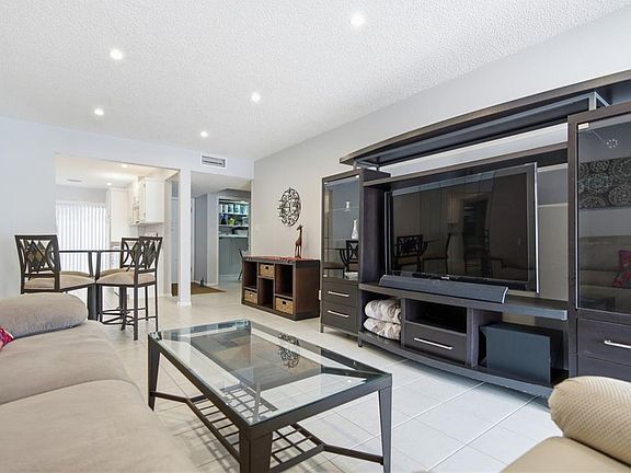 3rd image of 2052 Sunset Point Rd APT 45