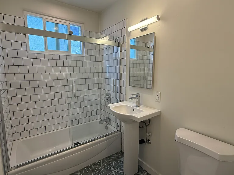 1156 N Madison Ave #7 — Photo 13