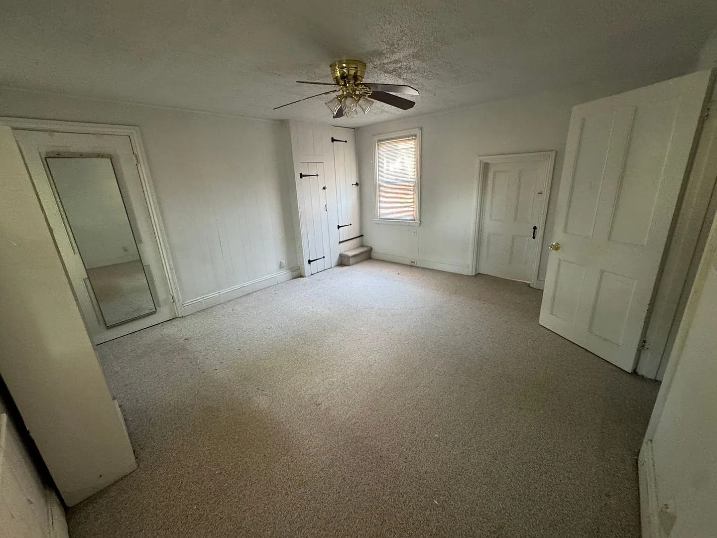 Whole House One Block From Downtown Witherspoon — Photo 3