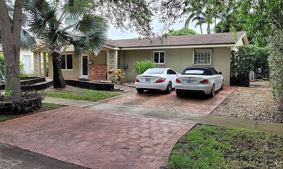 1st image of 831 NE 182nd St
