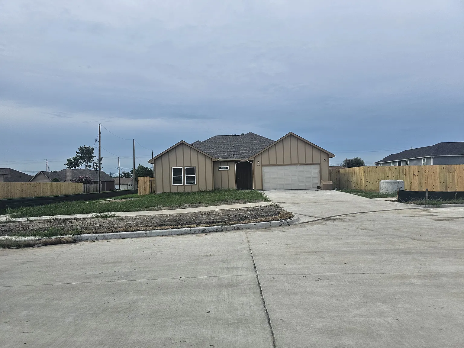 3 bed, 1869 sqft, $2,150 — Photo 4