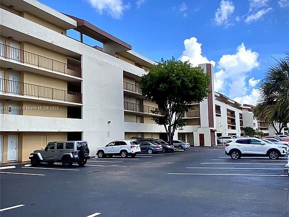 2nd image of 8870 Fontainebleau Blvd APT 402