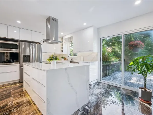 444 Stillmeadow Cir, Waterloo, ON N2L 5M3