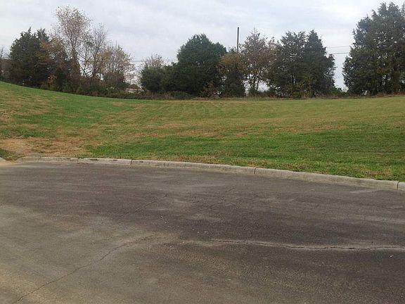 3rd image of 13R Cedar Knoll Cir