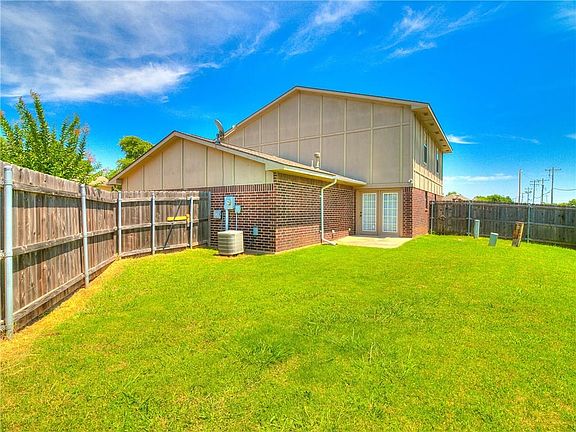 5th image of 3203 Lois Arlene Cir