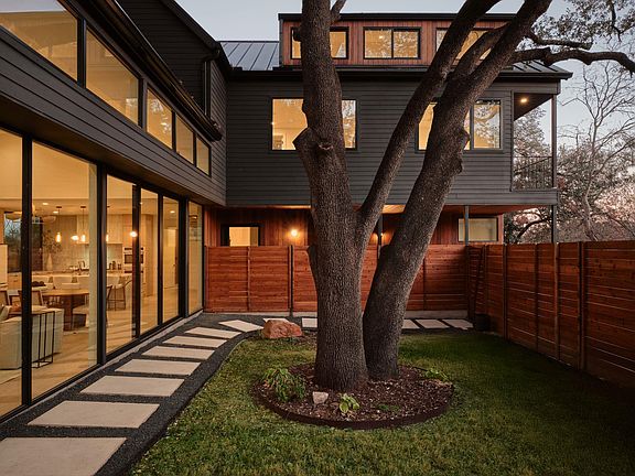 3rd image of 3209 Clawson Rd