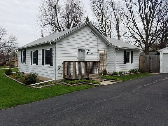 3rd image of 1415 Magnolia Ave
