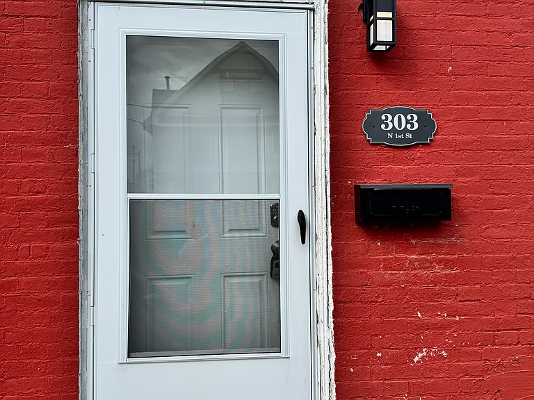 301 N 1st St #303 — Photo 18