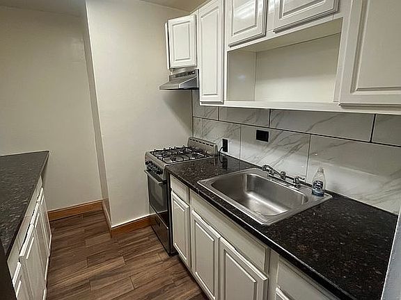 4th image of 2385 Barker Ave APT 1D