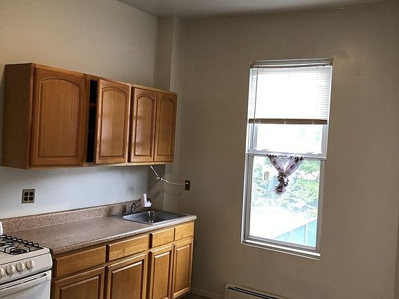 4th image of 3241 35th St APT 1