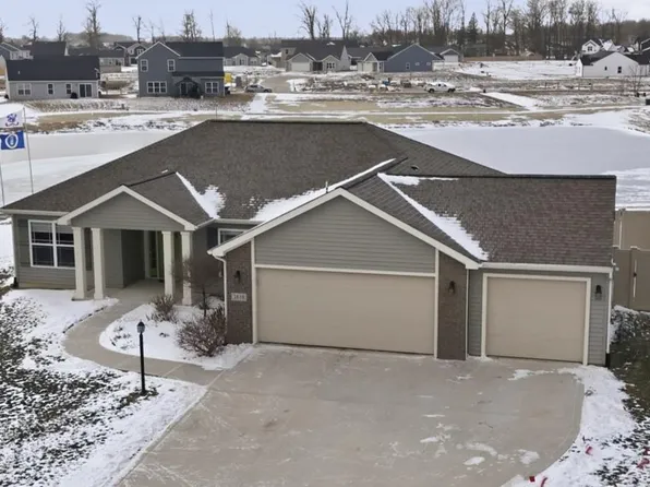 3810 Victoria Lakes Ct, New Haven, IN 46774