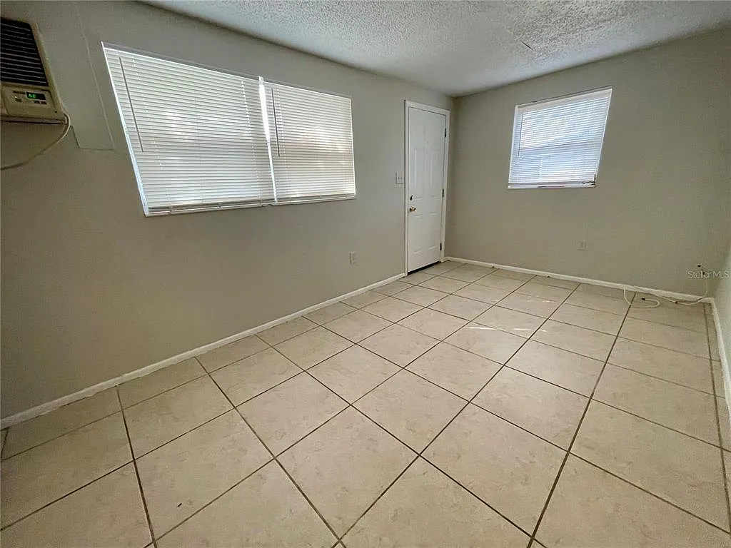 1 bed, 1.0 bath, 1012 sqft, $945 — Photo 3