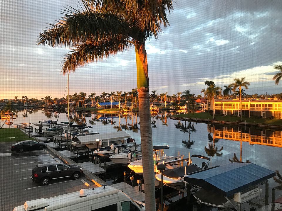 Magnificent Cross Canal View