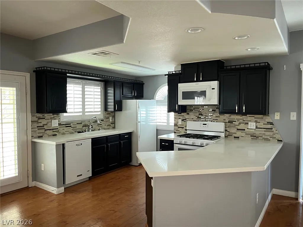 2 bed, 2.0 bath, 1197 sqft, $1,800 — Photo 3