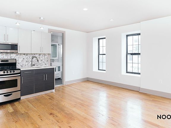 4th image of 292 Bedford Ave #2D
