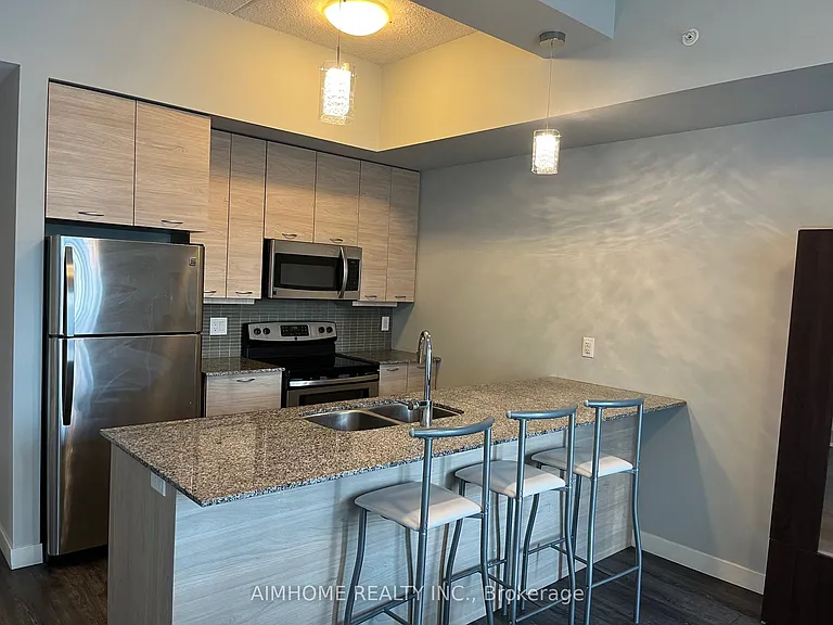 318 Spruce St #309 — Photo 9