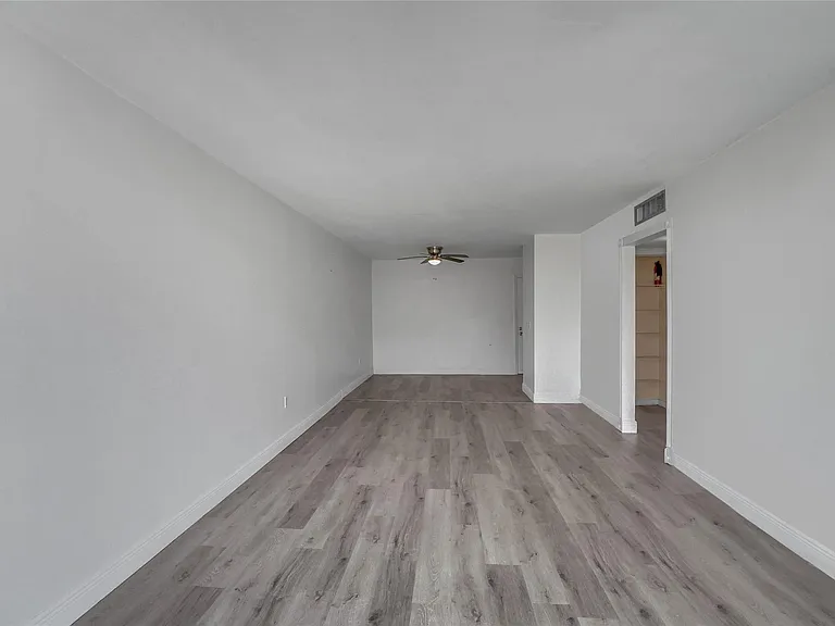 301 Croton Ave #302 — Photo 16