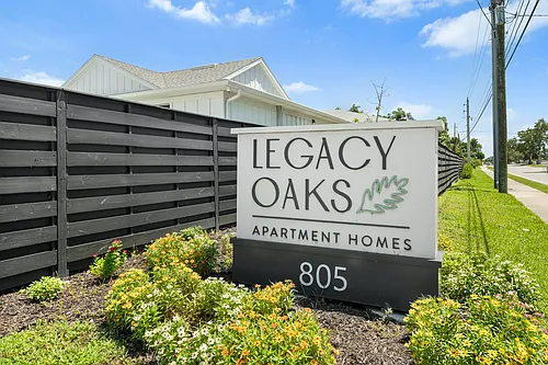 Legacy Oaks Apartment Homes Photo 1