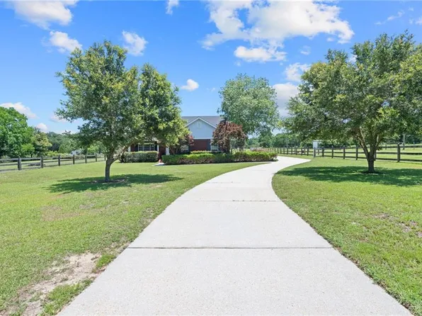 6123 Ranch Rd E, Grand Bay, AL 36541