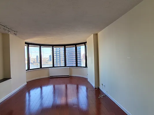 Rented by Compass | media 11