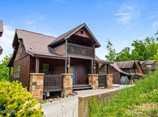 230 Foxwood Dr, Caryville, TN 37714