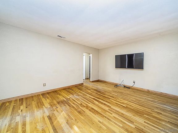 5th image of 8716 Van Horn St