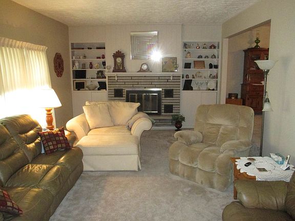 2nd image of 601 E Orlando Dr