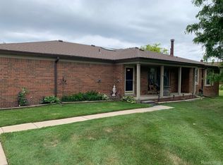 49430 Tarrytown Ct, Shelby Township, MI