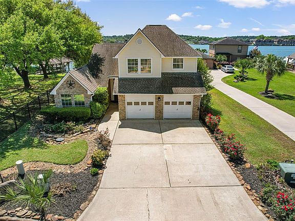 3rd image of 17383 Harbor Dr