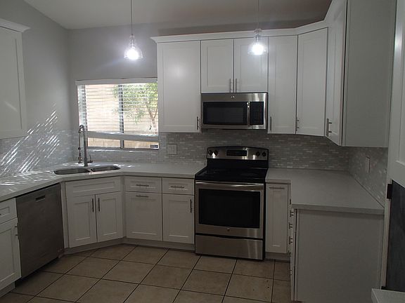 4th image of 1612 E Villa Theresa Dr
