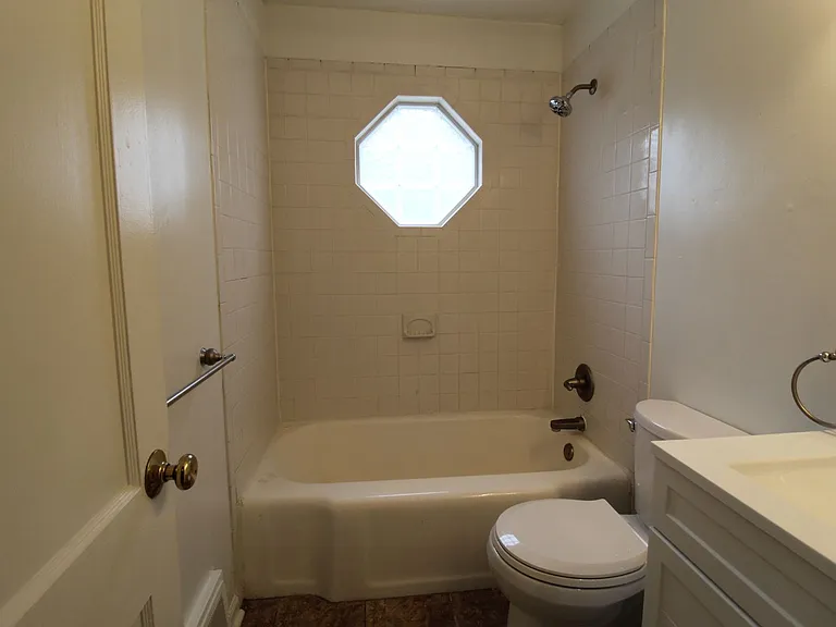 5515 Rosewood St — Photo 13