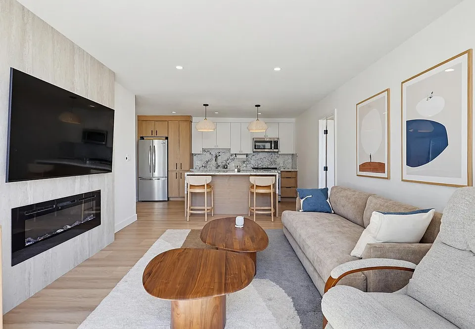 2999 Mission Blvd #201