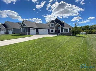 2355 Goldenrod Ln, Perrysburg, OH 43551