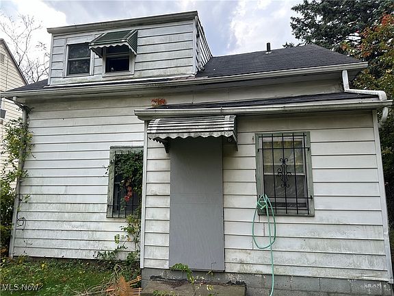 3rd image of 12509 Crennell Ave