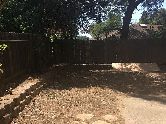 3rd image of 5985 Woodside Dr