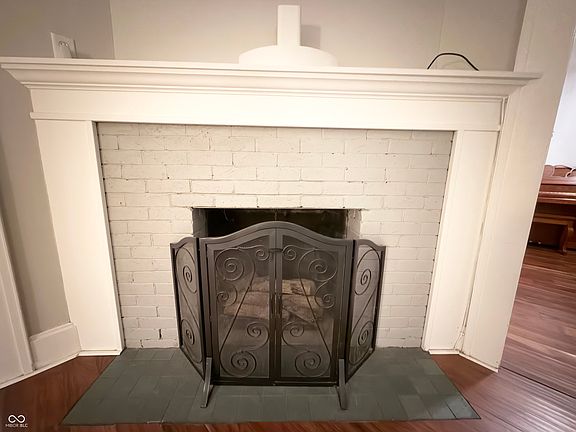 5th image of 2502 E Southport Rd