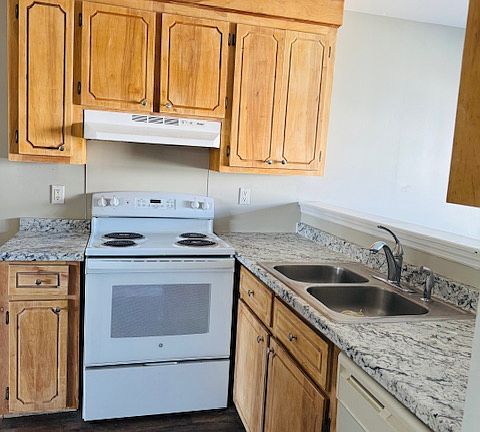 2nd image of 4040 Cedars Pkwy APT E