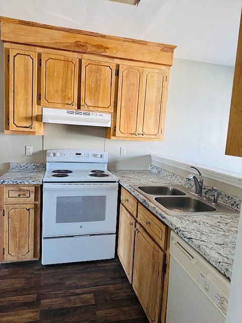 1st image of 4052 Cedars Pkwy APT C