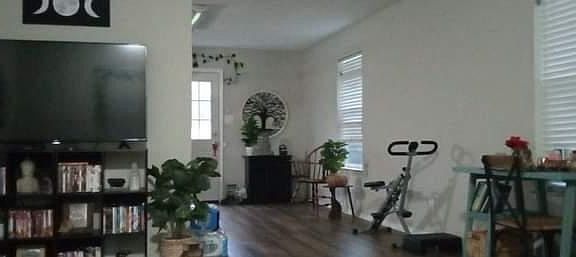 3rd image of 613 N Cherry St APT B