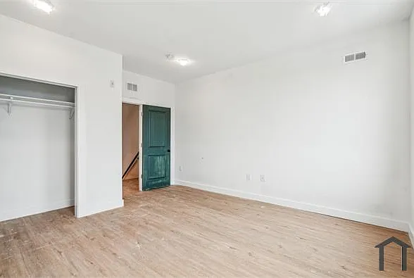 4163 Mantua Ave #3 — Photo 12