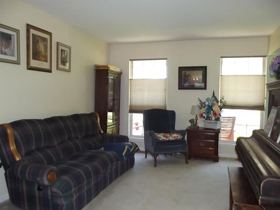 3rd image of 45176 Greenbriar Dr #167
