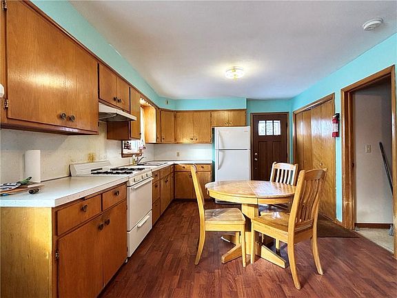 3rd image of 507 West Humbird Street