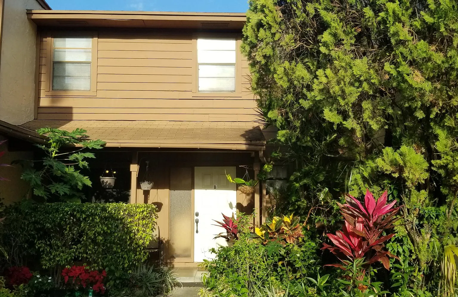 3 bed, 2.5 bath, 1690 sqft, $3,000 — Photo 1