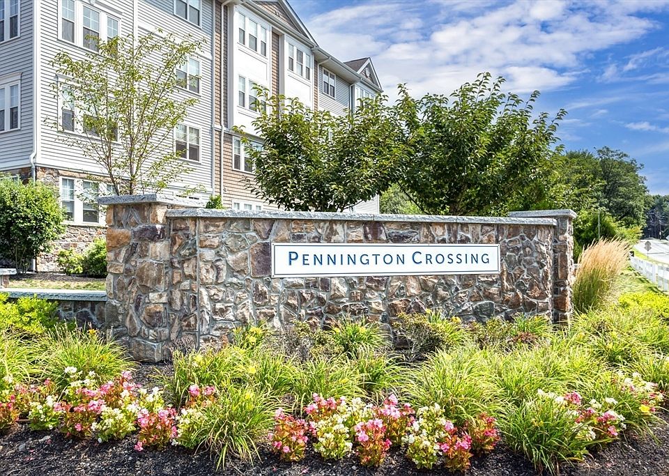 1st image of 1211 Pennington Dr #1211