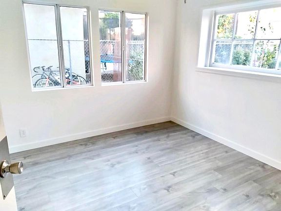 4th image of 6061 Cahuenga Blvd