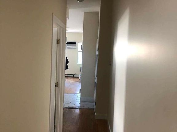 4th image of 32-22 38th St #1R